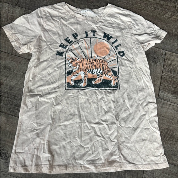 Tres Bien Beige Tiger Graphic Tee - Picture 1 of 3